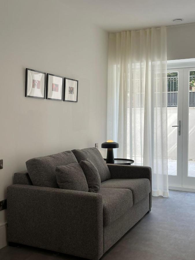 Brand New 3-Bedroom Home In Лондон Екстериор снимка